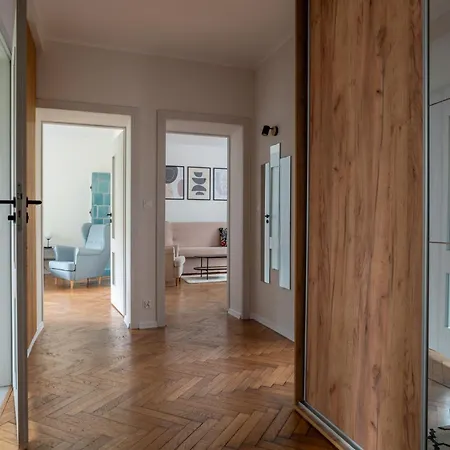 Sea - Family & Friends